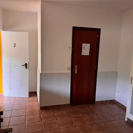 Riba-roja مكان تخييم 3*