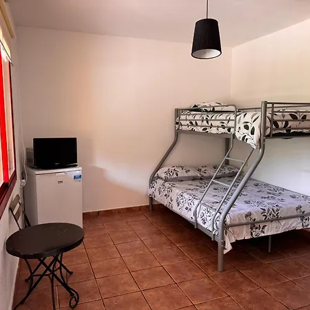 Riba-roja مكان تخييم 3*