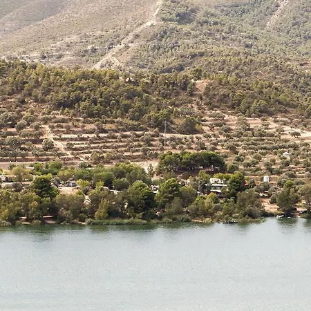 مكان تخييم Riba-roja